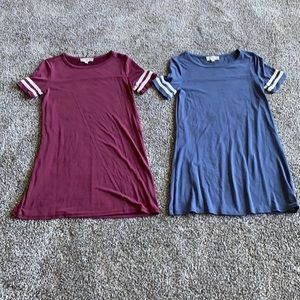 T-shirt dresses size small. Maroon and Blue b